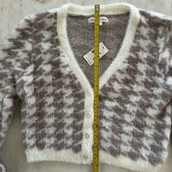 Aeropostale Fuzzy Houndstooth V-Neck Sweater - Picture 5 of 6
